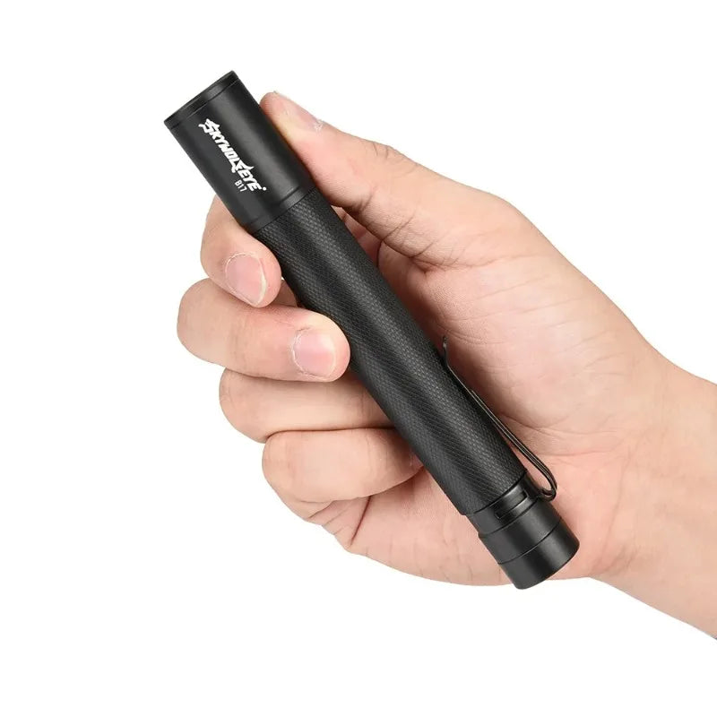 lampe torche led noire moderne télescopique texture carbone cordelette portable
