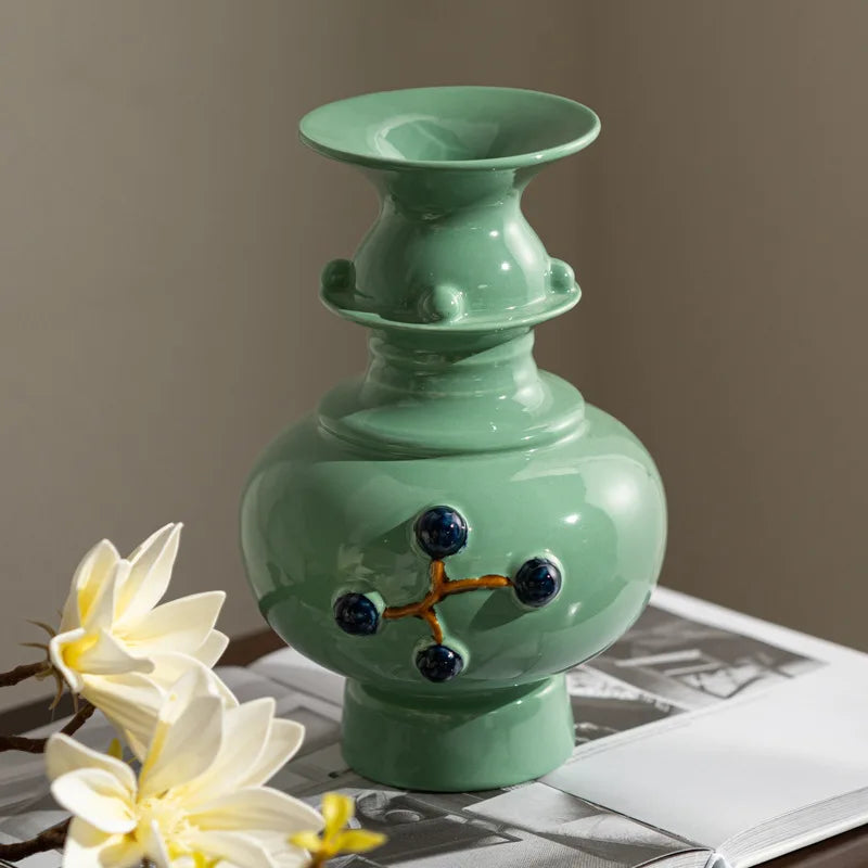 vase table vert clair blanches classique céramique fait main décoration maison transparent opacité