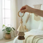 rubans fenêtre boho chic pompons gradation couleurs anneaux bois beige marronclair tissé