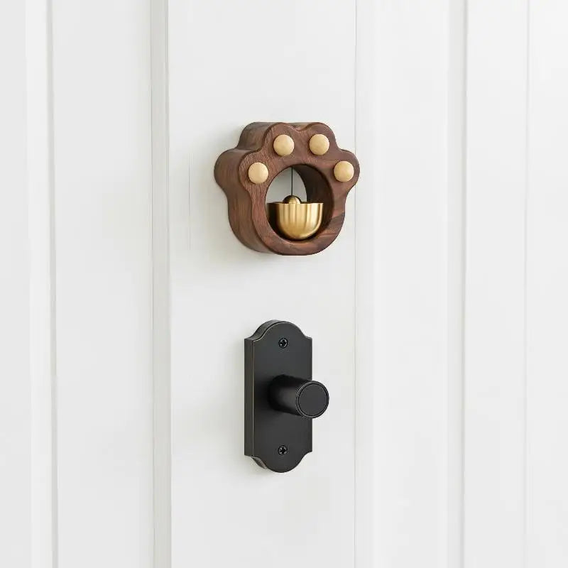 cloche porte forme patte animal dorées bois marron aimant moderne artisanal maison patio