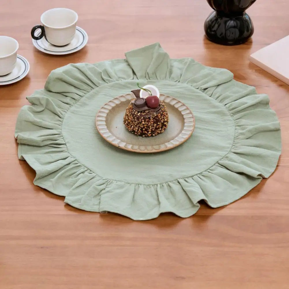 serviettes table vert clair rose pâle beige clair bleu clair bord festonné rustique doux