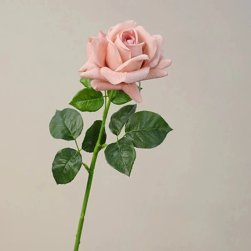 décoration intérieure bouquet roses artificielles classiques soie blanches vertes mariage anniversaire