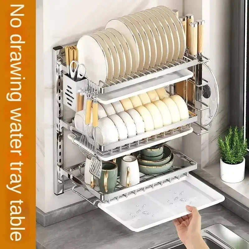étagère vaisselle moderne métal argenté fixée mur couteaux assiettes cuillères tasses couverts plats