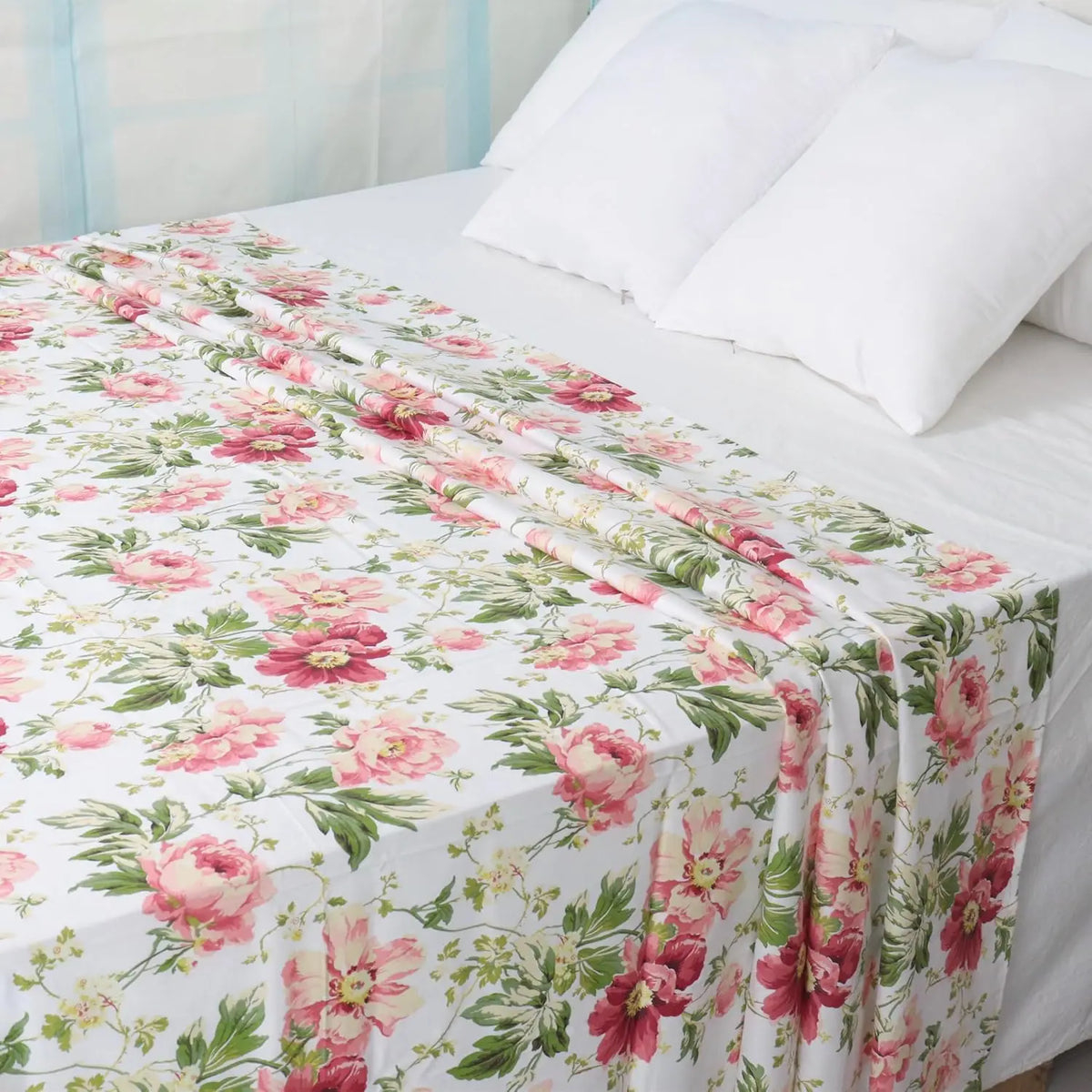drap plat imprimé fleurs roses vertes fond blanc lit adulte simple classique polyester