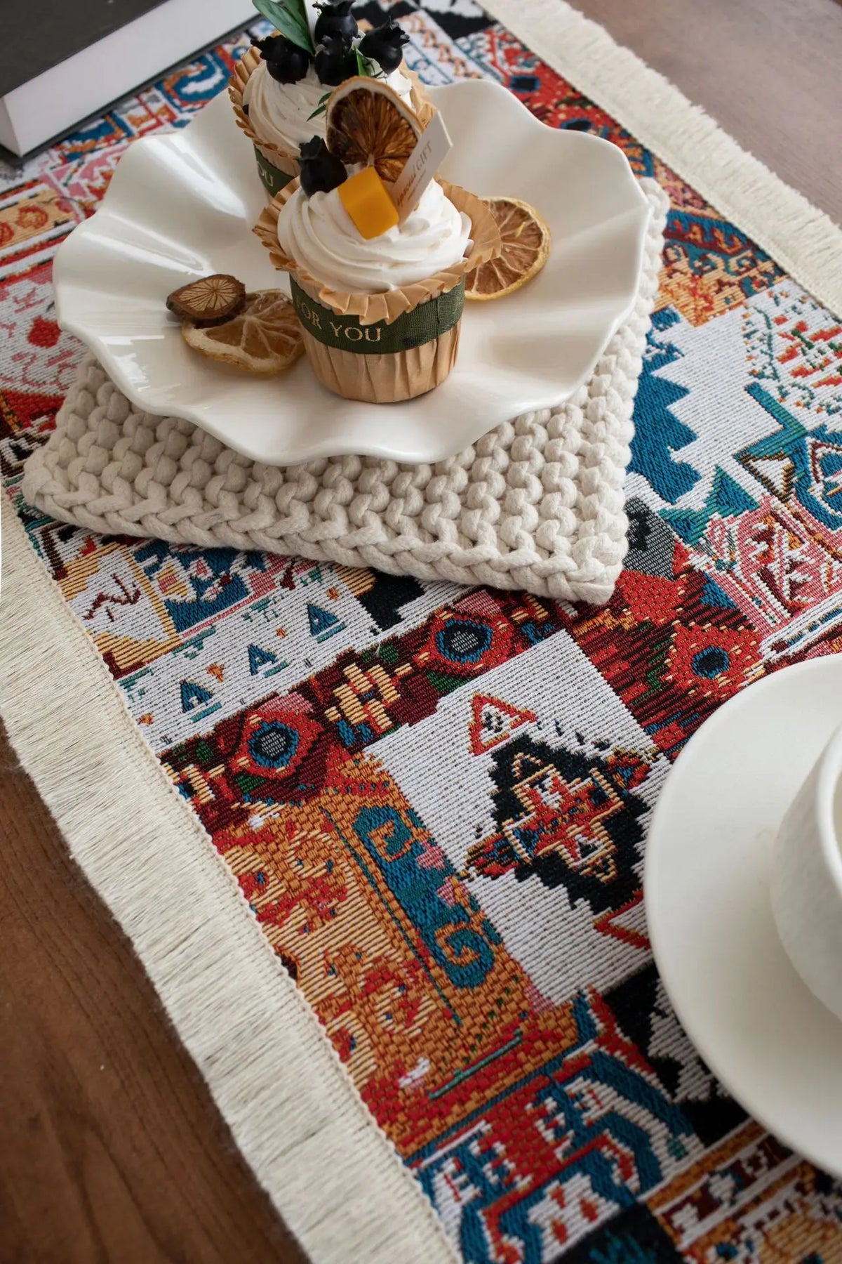 chemin table ethnique boho chic motifs géométriques multicolore serviette crochet tissu épais