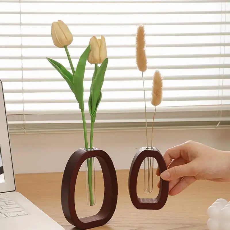 vases decoratifs transparents bois tulipes feuillage herbes sèches modernes minimalistes table