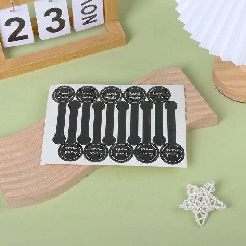 étiquettes autocollantes noires rondes hand made snow puppy kraft minimaliste 3cm 10cm 50pcs anniversaire