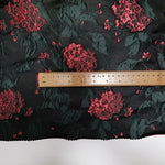tissu brodé floral luxueux polyester largeur 160cm motifs or rouge noir marine
