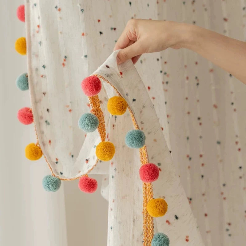 rideaux transparents colorés moderne pompons panneaux fenêtre chambre enfants