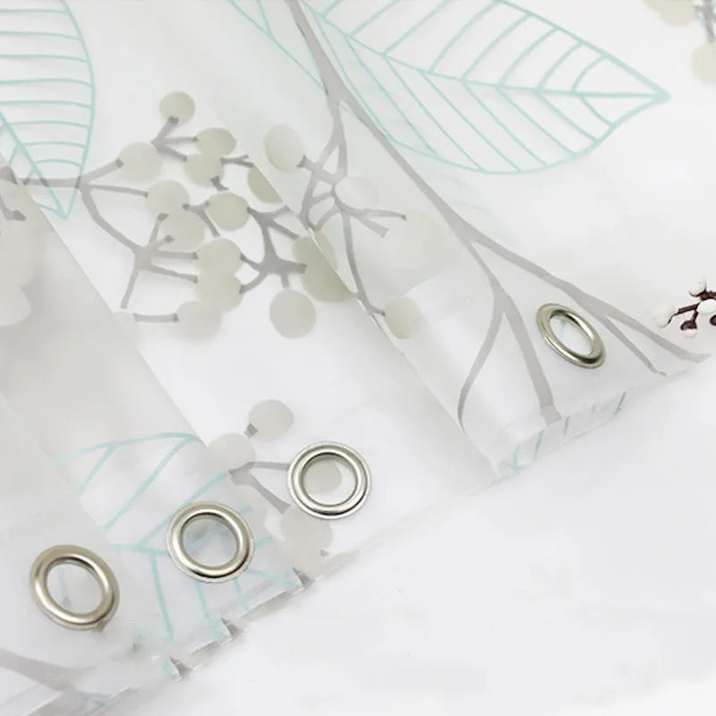 Image représentant des rideaux blancs élégants, réalisés à partir de matériaux de haute qualité. Ces rideaux ajoutent une sensation de calme et de pureté à n'importe quelle pièce, grâce à leur couleur blanche immaculée. Parfait pour ceux qui cherchent à créer un intérieur lumineux et aéré.