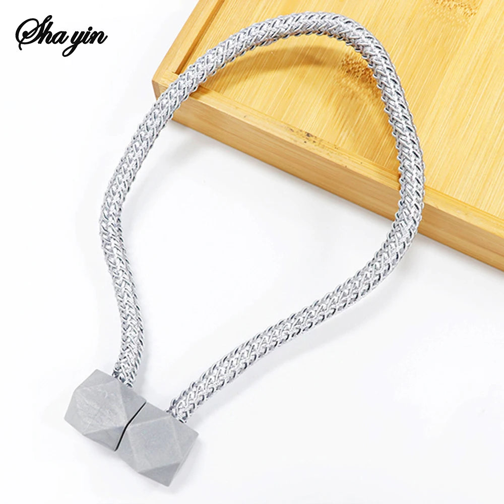 bracelet corde tressée noir gris blanc doré moderne minimaliste fermoir hexagonal opacité durable decoration