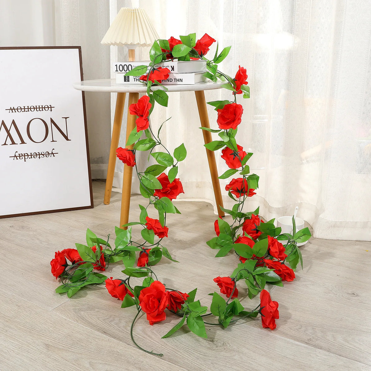 Guirlande artificielle fleurs roses feuilles vertes mariage décoration intérieure moderne rouge violet