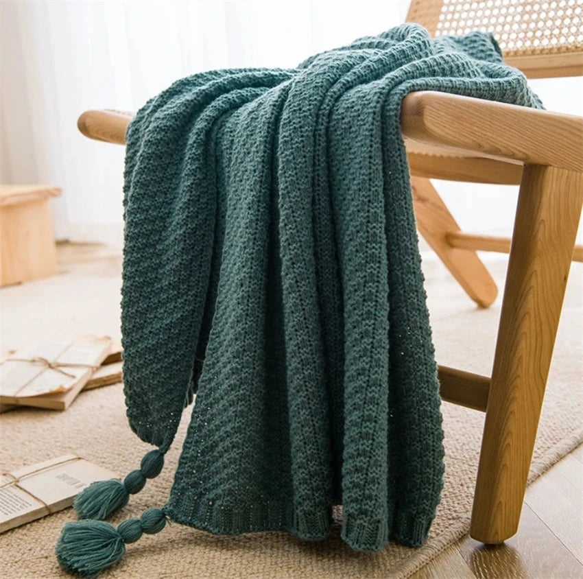 couverture tricotée marron clair gris vert pompons hiver classique portable hospitalière voyage