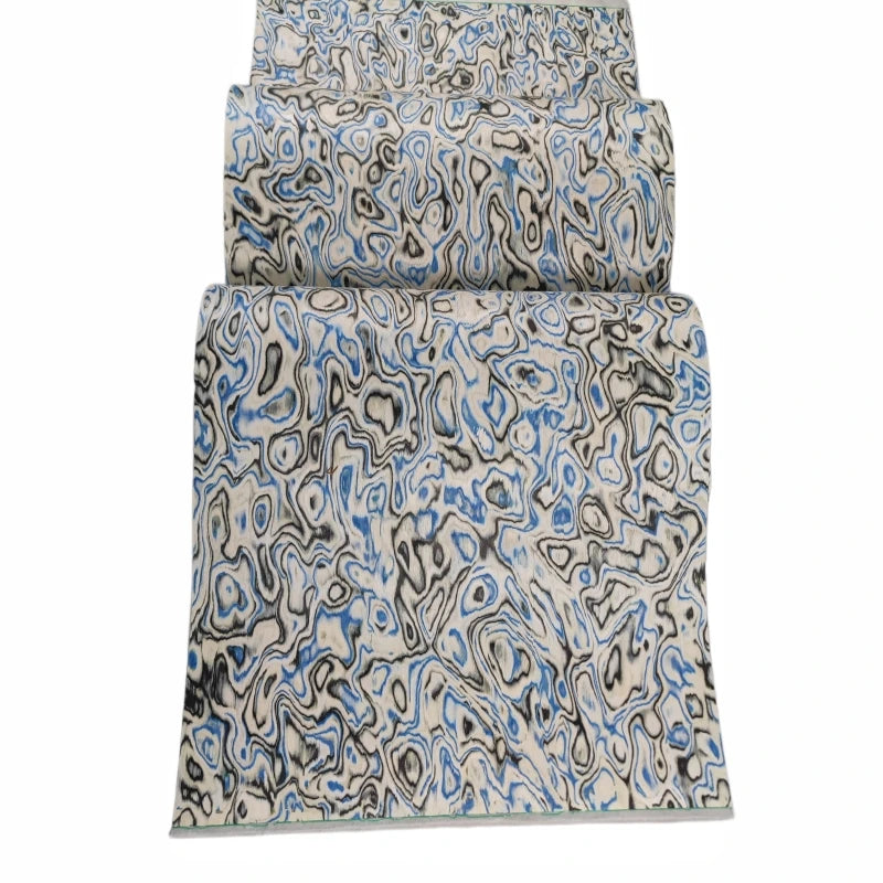 tapis décoratif moderne blanc cassé bleu noir veines abstrait 250cm 58cm 0.25mm