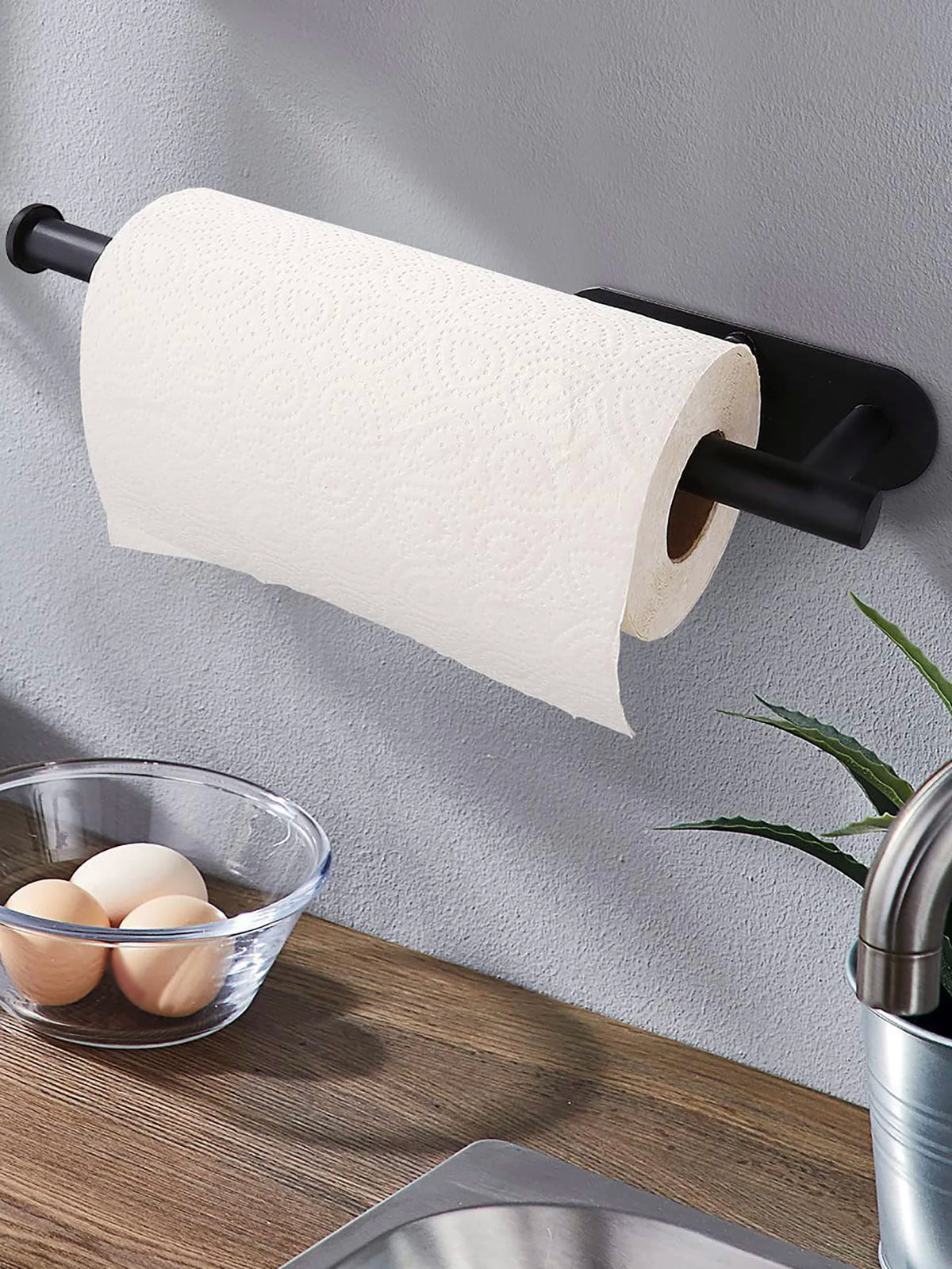 porte serviettes papier adhésif moderne rayures fines beige clair salle bains accessoire rangement rouleaux