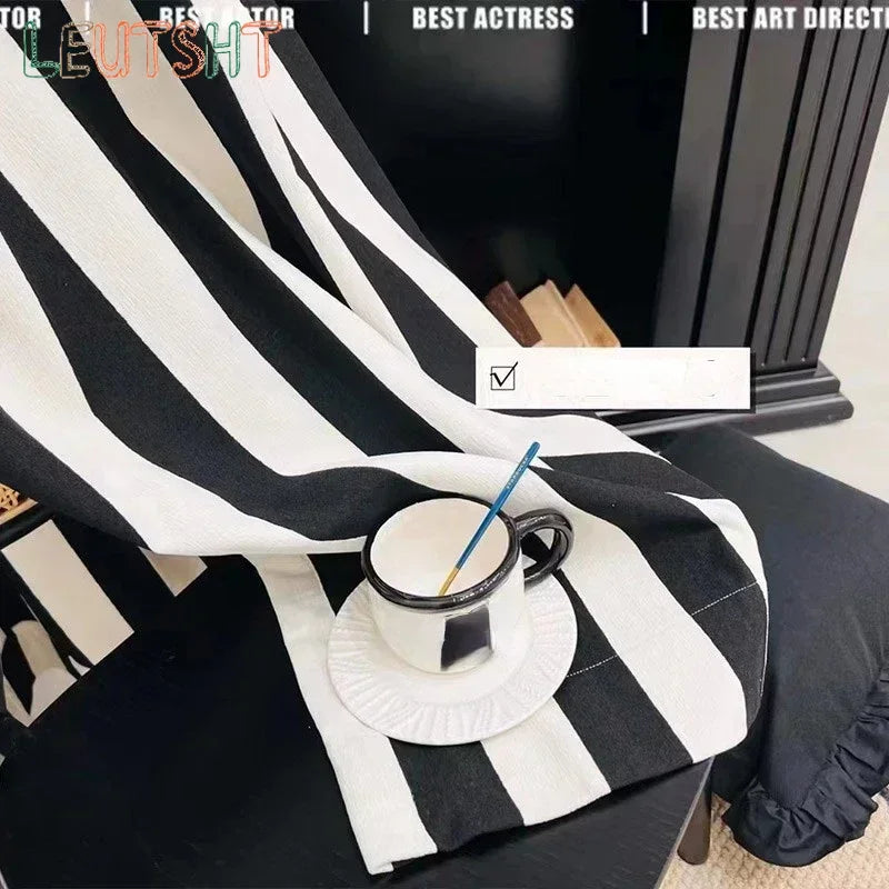 rideau moderne noir blanc rayures horizontales opacifiant polyester français chambre