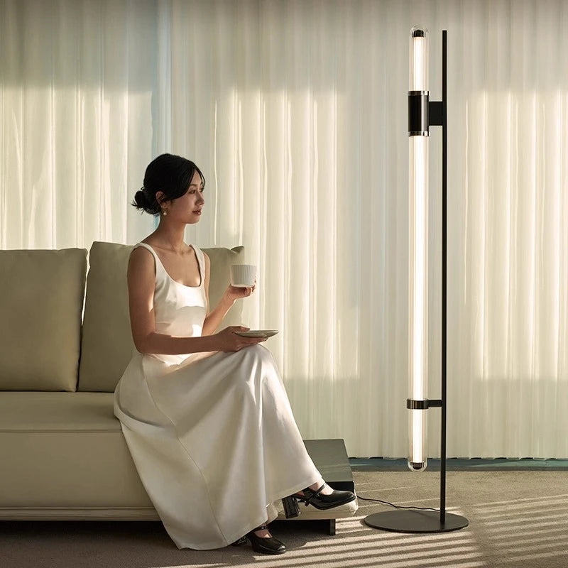 lampe sol moderne minimaliste noir blanc interrupteur bouton led aluminium verre 160cm