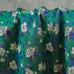 tissu imprimé fleurs blanches vert polyester classique résistance intempéries opacité tissu brocart Jacquard