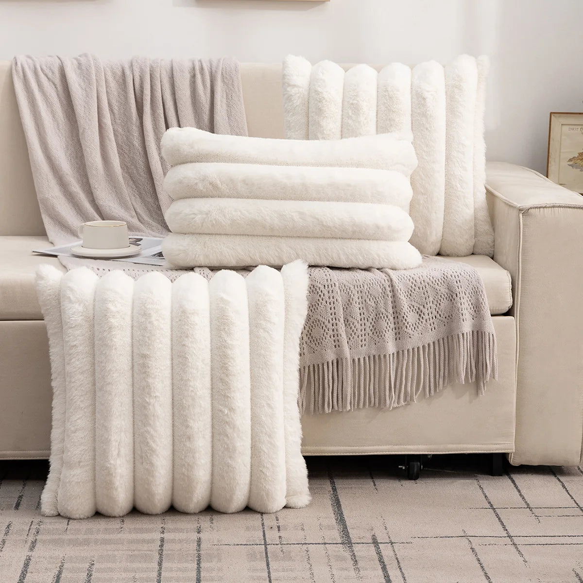 coussin peluche rayures horizontales moderne beige fixé lit décoration voiture