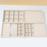 boîte bijoux velours beige clair moderne rangement colliers bagues boucles oreilles plateau carreaux