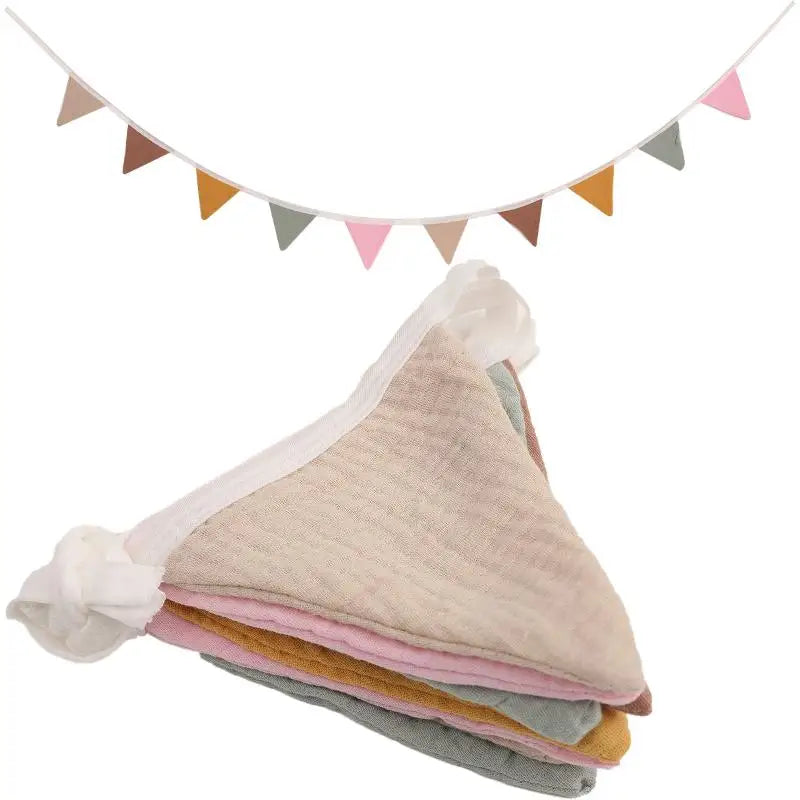 drapeaux triangulaires coton blanc beige rose vert marron plissés décoratifs rustiques fixations