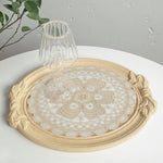 serviettes table brodées fleurées vintage romantique beige blanc marron clair tasse soucoupe cuillère