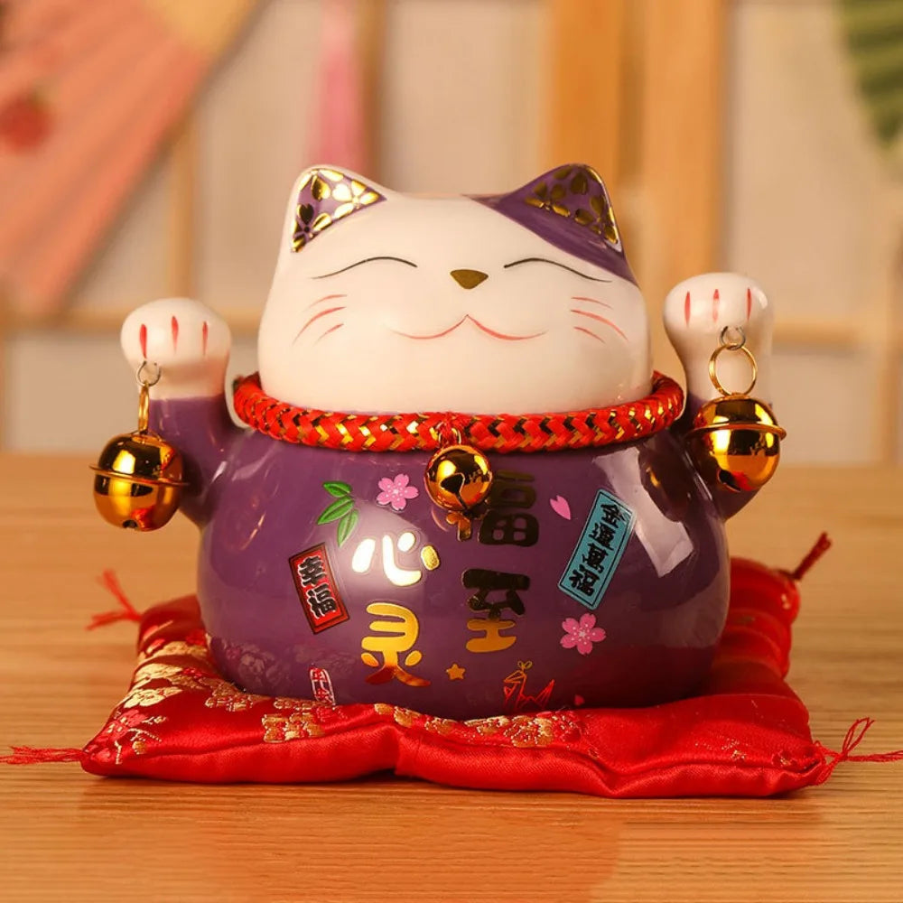 tirelire chat maneki neko violet bleu rose blanc fleurs symboles chinois rubans dorés traditionnel