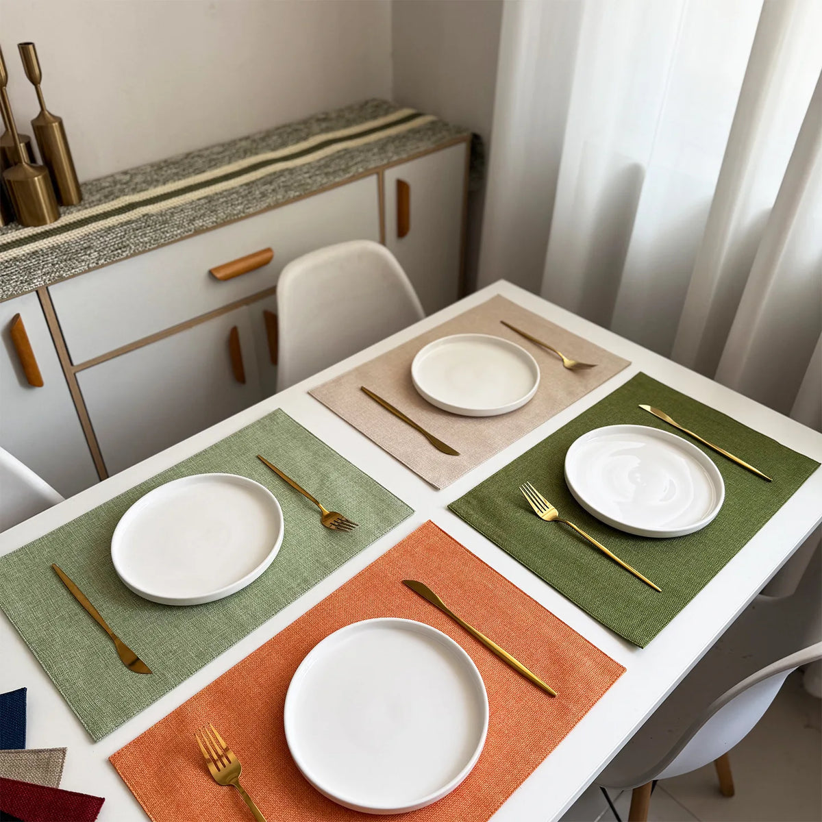 serviettes table lin recyclé respectueuses l'environnement vert gris noir orange rouge beige moderne