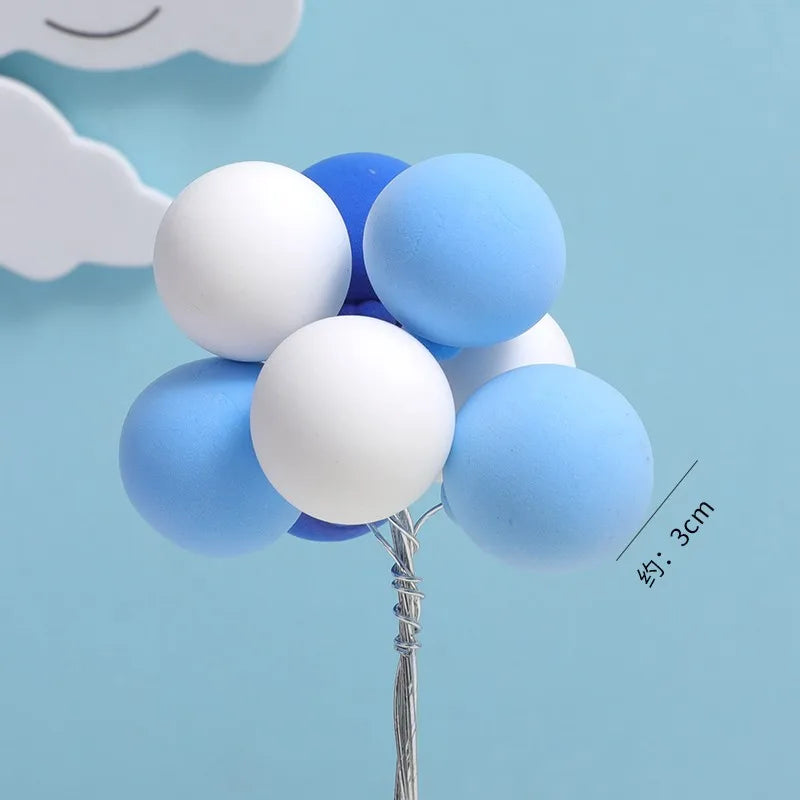décoration gâteau anniversaire ours bleu rose voiture dessin animé nuages coeurs enfant festive résine