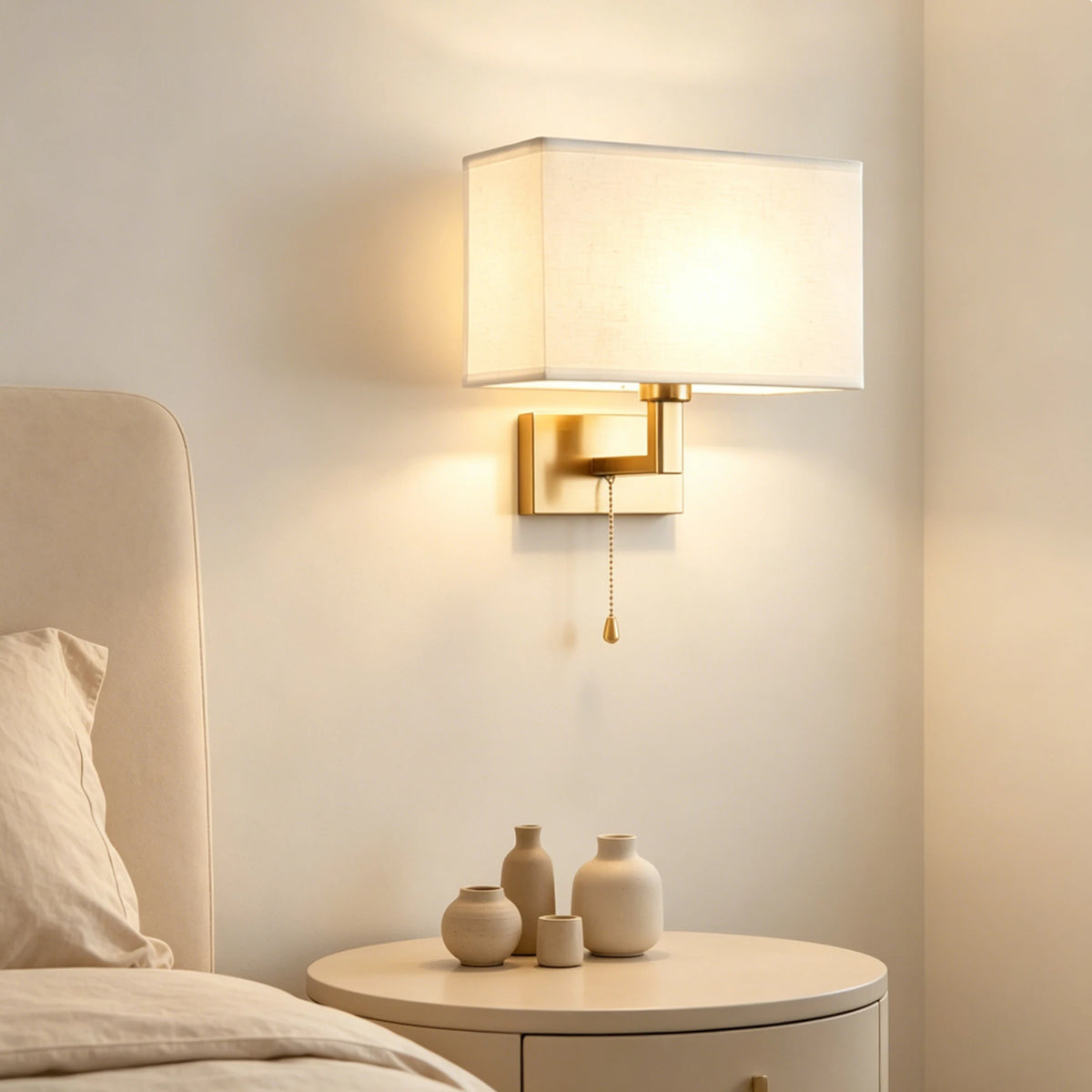 lampes murales modernes élégantes beige clair doré abat jour texturé fixées mur pull chain