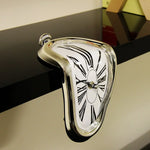 horloge murale classique ancien chiffres romains noir fond blanc doré argenté