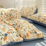 Motif floral discret sur la parure de lit - style moderne et élégant