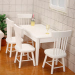 meubles miniatures maison poupée table chaises blancs portraits plantes classiques