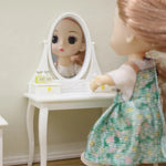 meuble miniature table chevet miroir blanc tiroirs flacons animaux nature résine romantique chambre décoration