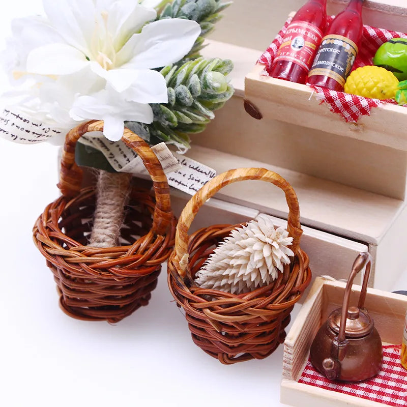 paniers tressés marron miniatures décoration artisanale DIY accessoires maison poupées éléments décoratifs