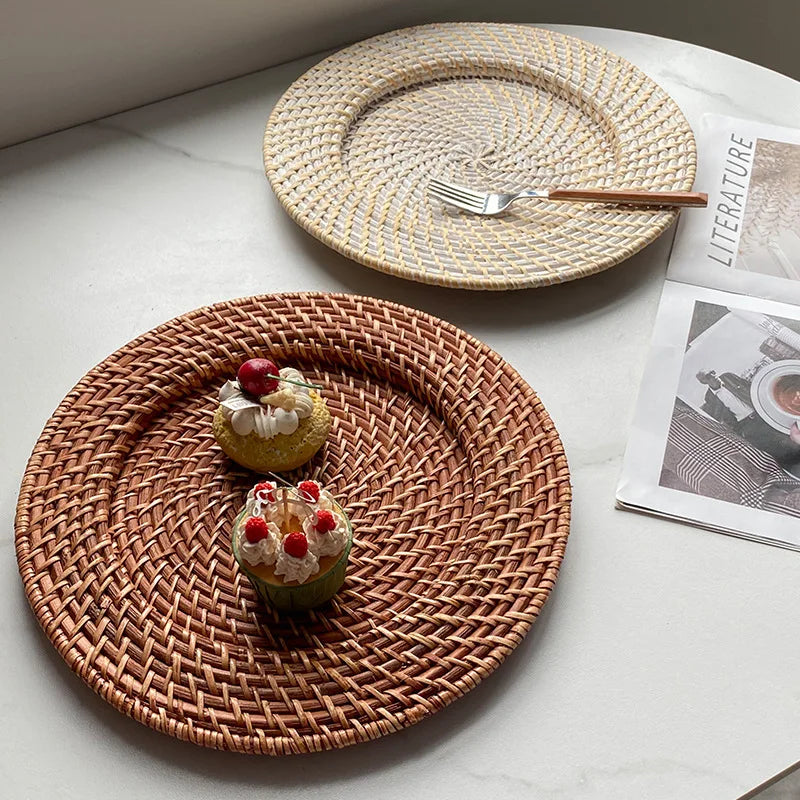 assiettes rotin naturel beige clair simple classique tissage fin décoration servir pain amuse gueules