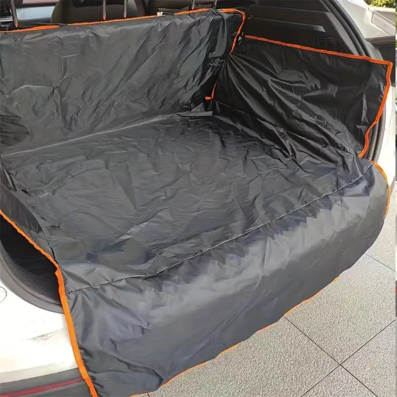 tapis protection coffre voiture noir orange brillant clips fixations moderne