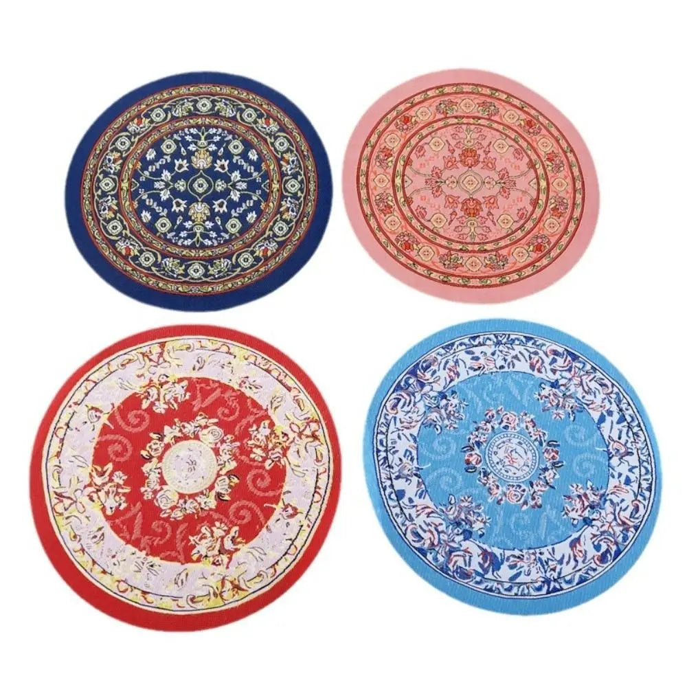 tapis table rouge rose vert bleuclair bleufoncé floral géométrique classique traditionnel