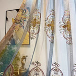 rideau translucide broderie florale élégant blanc bleu salon chambre fenêtre maison classique