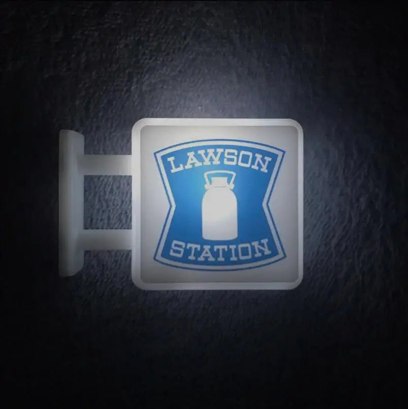 panneau lumineux moderne aimanté clips vert bleu blanc logos enseignes family mart lawson station