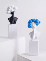 statuette décorative buste féminin noir blanc bleu or moderne minimaliste.surface lisse polie.formes arrondies socle