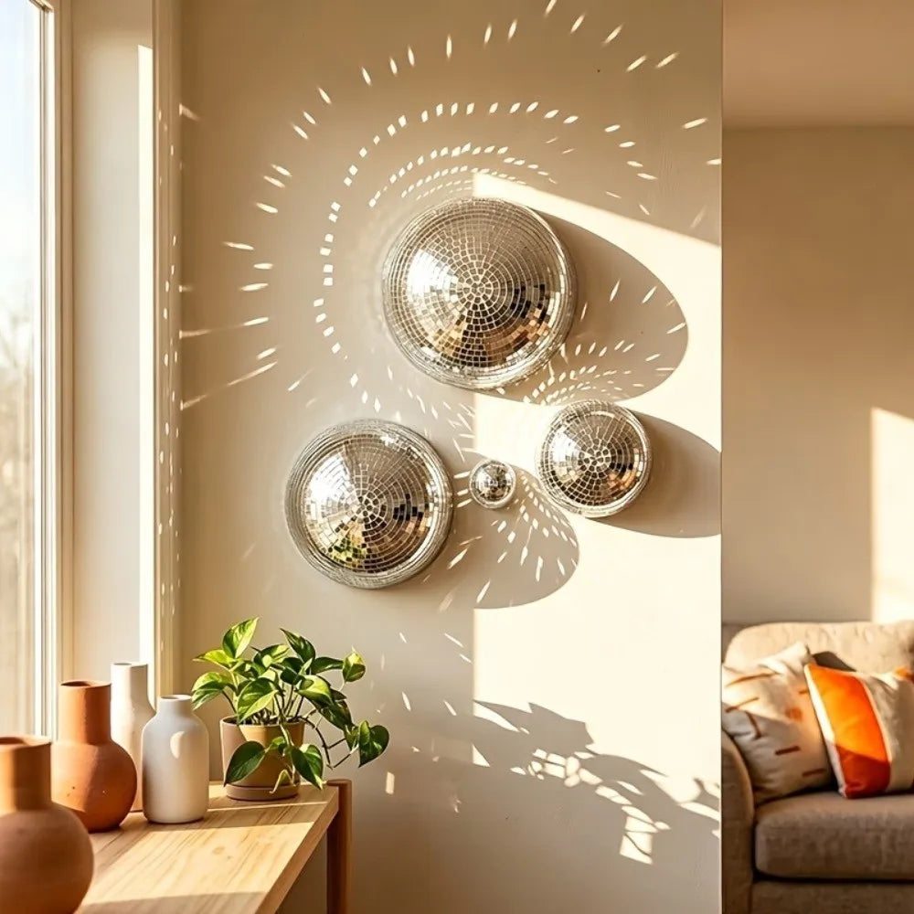 décoration murale moderne boules disco argentées miroirs mosaïque tailles différentes autocollantes scintillement