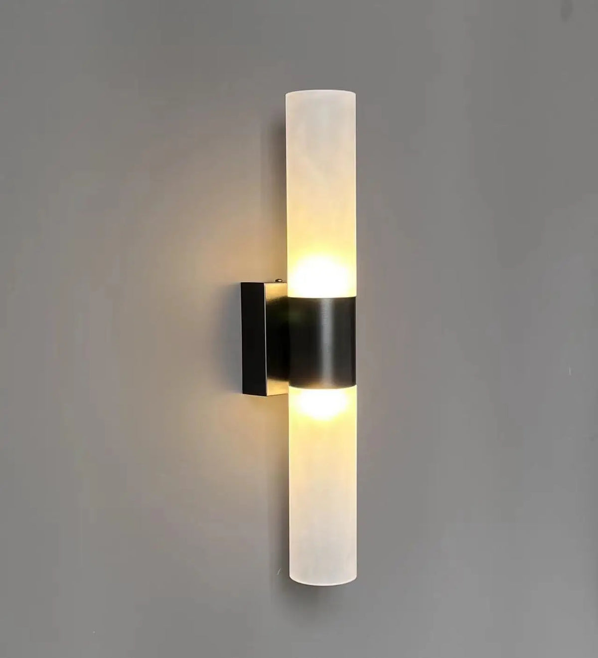 lampe murale moderne fixée mur blanc noir doré minimaliste éclairage intérieur chambre cuisine salon
