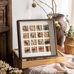 cadres photo profonds bois clair foncé verre transparent fleurs séchées tulipes rouge vintage minimaliste