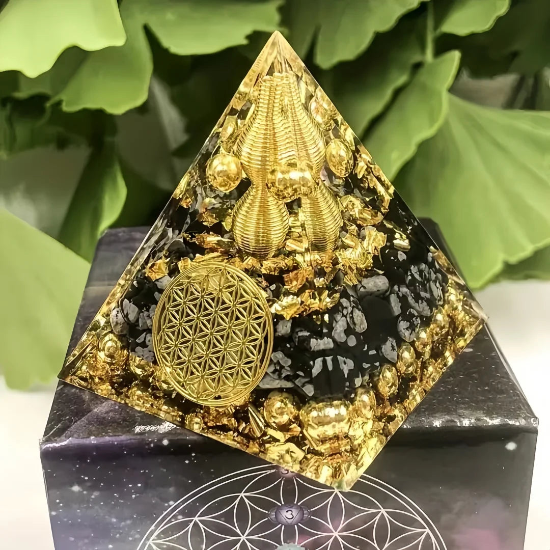 pyramide décorative obsidienne éclats dorés figurine or motif géométrique transparente saint valentin nouveau an