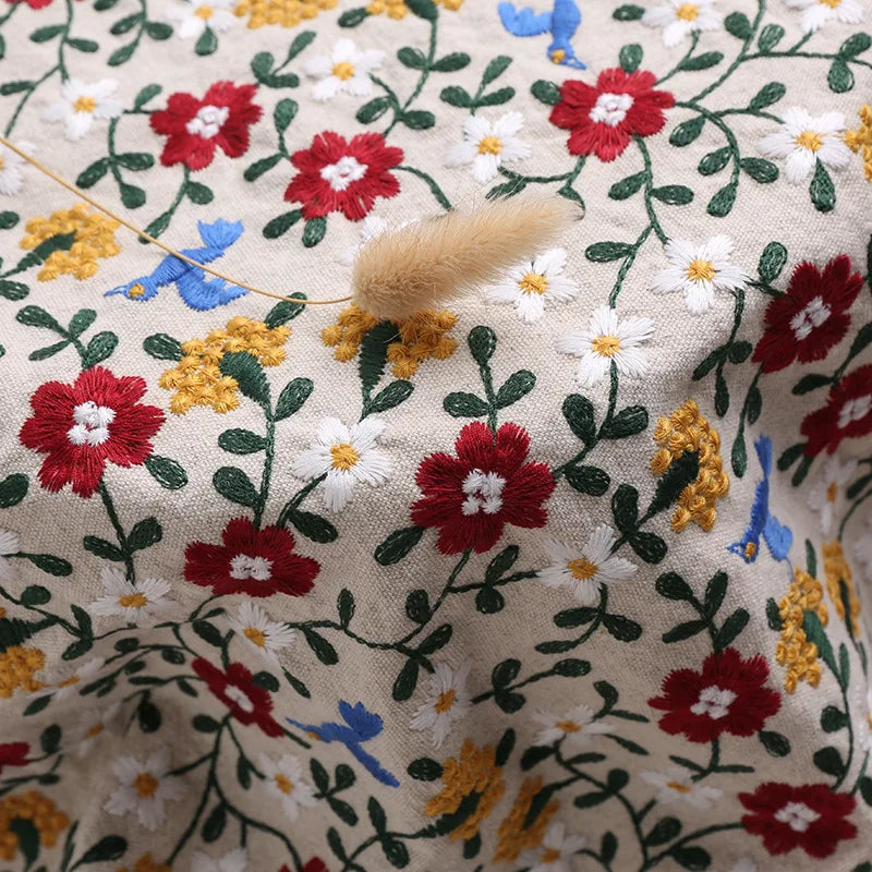 tissu brodé fleurs oiseaux coton lin respectueux environnement 125cm largeur beige clair rouge blanc