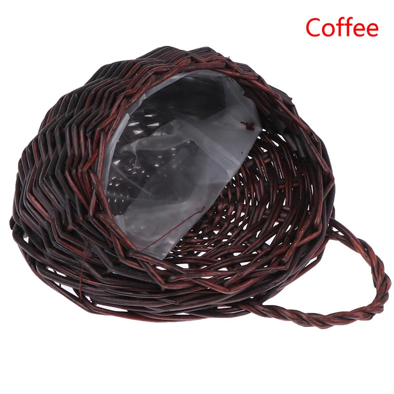 panier suspendu tressé rotin marron clair marron foncé beige clair traditionnel anneau métallique plantes