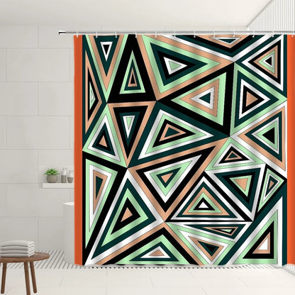 Rideau de douche au design graphique avec motif de triangles : ce rideau de salle de bain présente un motif répété de triangles aux couleurs vives sur un fond blanc. Il ajoute une touche artistique et moderne à n'importe quelle salle de bain. Il est parfait pour ceux qui apprécient le design contemporain dans leur maison.