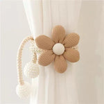 accessoires rideaux bohèmes fleurs relief corde tressée pompons beige clair marronclair chambre salon decoration