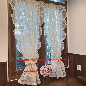 rideau dentelle florale vintage blanc cassé chambre moderne festonné romantique